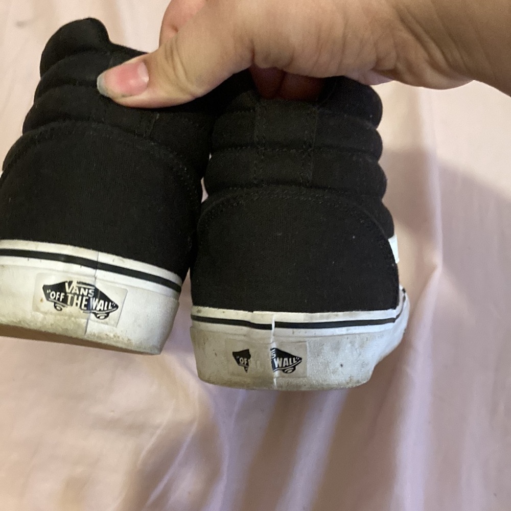 Vans - Picture 3 of 5
